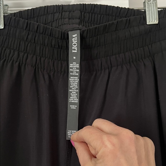 Vuori Villa Women's Black Wide-Leg Pants - Picture 6 of 7